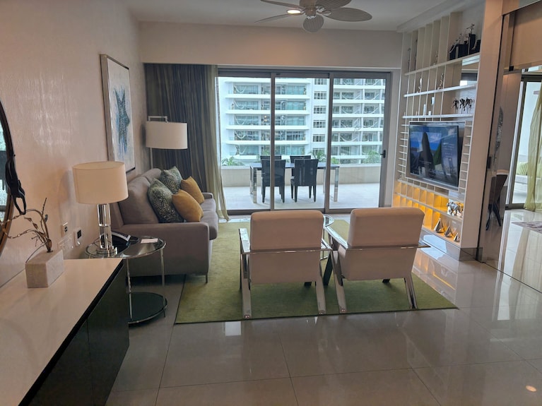Experience Luxury At Garza Blanca. 1,100 Sq. Ft,private Terrace, Gourmet Kitchen - Cancún