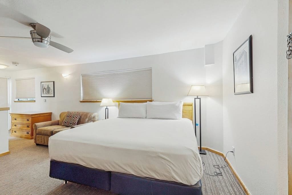 Iron/ironing board, travel cot, free WiFi, bed sheets