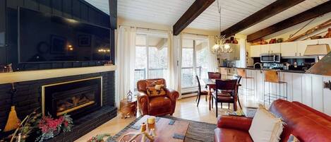 TV, fireplace