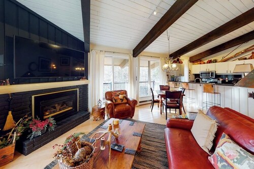Lovely home near skiing with fireplace, balcony, & chic decor