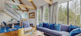 Dog-OK, updated home with WiFi, Sauna, game room - close to lakes & hiking