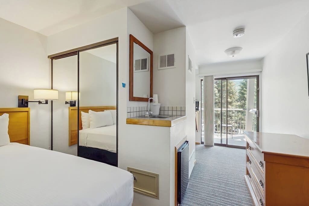 Iron/ironing board, travel crib, free WiFi, bed sheets
