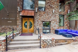 Exterior detail - Main St. room - pool & hot tub - walk to lifts, dog-friendly, ground-floor (Aspen)