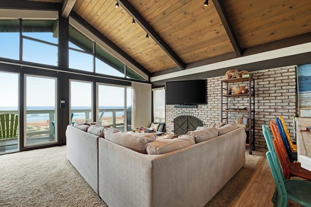TV, fireplace, table tennis