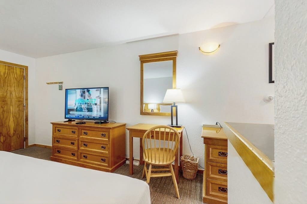 Iron/ironing board, travel cot, free WiFi, bed sheets