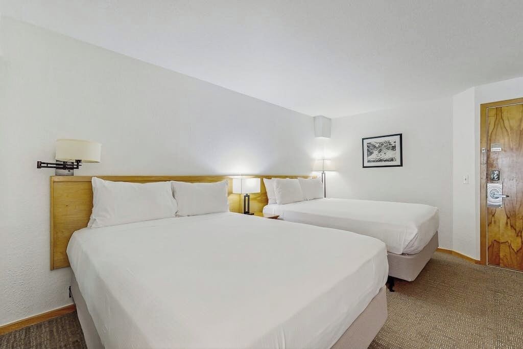 Iron/ironing board, travel crib, free WiFi, bed sheets