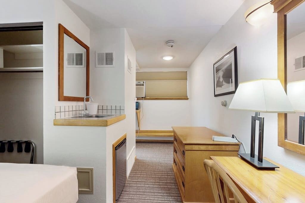 Iron/ironing board, travel cot, free WiFi, bed sheets