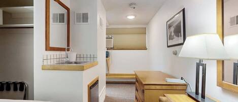 Iron/ironing board, travel cot, free WiFi, bed sheets