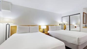 Bügeleisen/Bügelbrett, Reisekinderbett, kostenloses WLAN, Bettwäsche