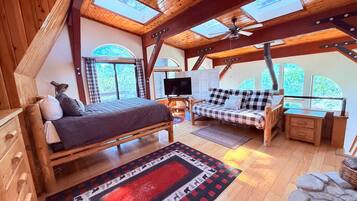 1 bedroom, desk, iron/ironing board, WiFi (free)