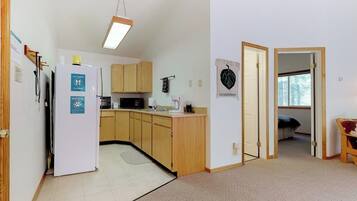 Fridge, microwave, coffee/tea maker, toaster