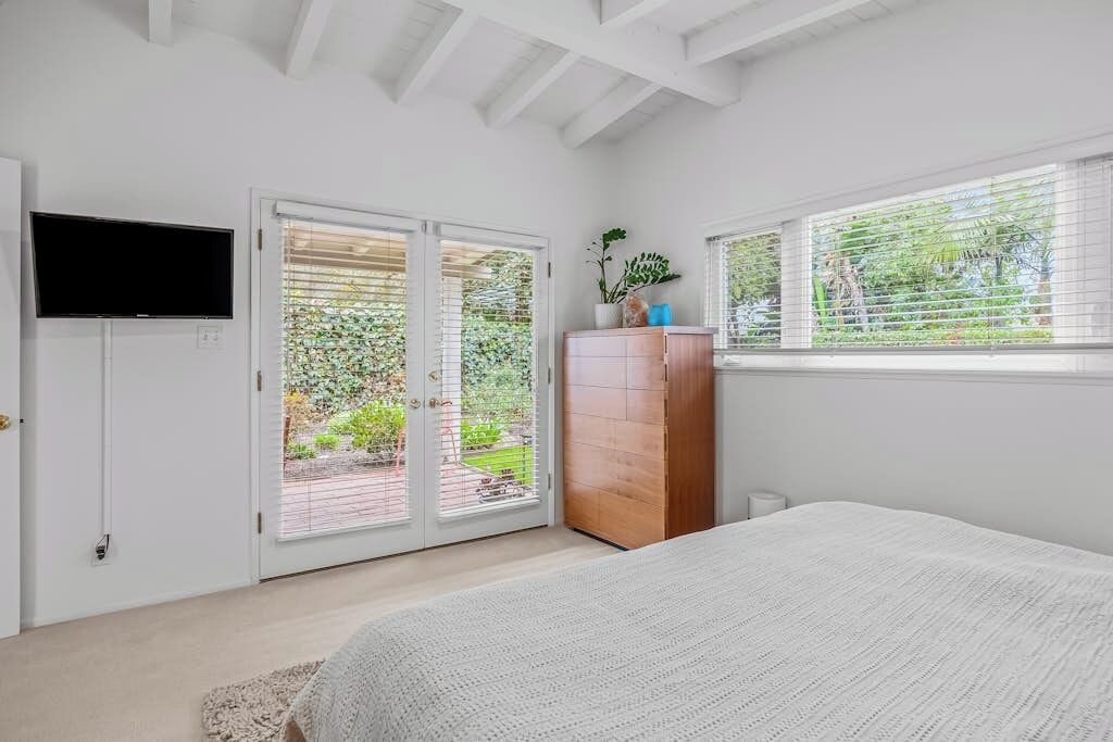 2 bedrooms, desk, free WiFi, bed sheets