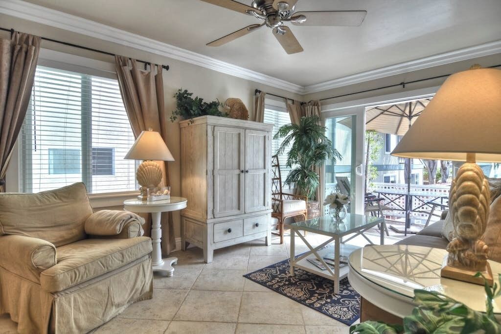 Comfortable Coastal Condo One Block From The Beach In Pier Bowl - San Clemente, CA