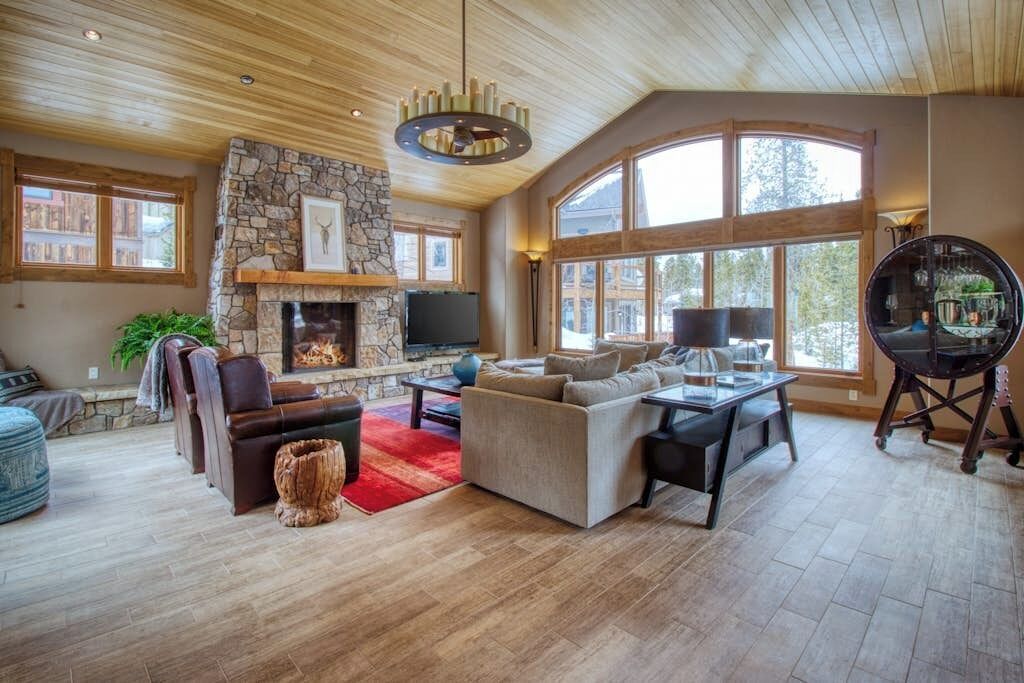 TV, fireplace, DVD player, ping pong