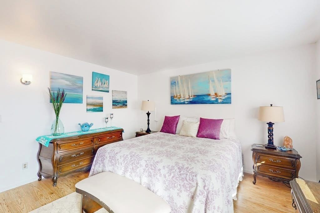 3 bedrooms, desk, iron/ironing board, free WiFi