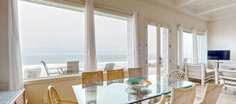 Beachfront dream home with balcony, patio & direct beach access