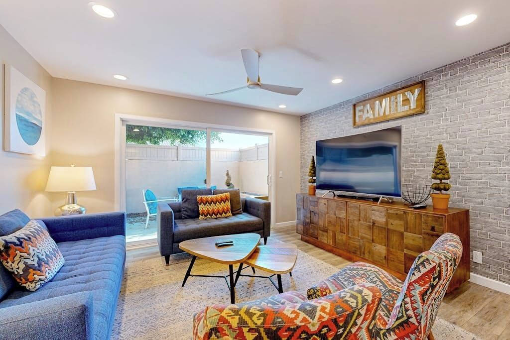 TV, fireplace, DVD player