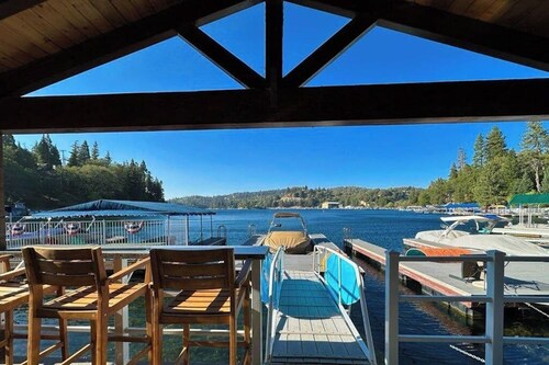 4 BD  W/ Lake Access, Grill, Fire Pit, A/C, Optional Dock