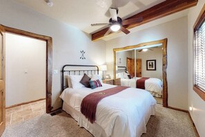 4 Schlafzimmer, Bügeleisen/Bügelbrett, Reisekinderbett, kostenloses WLAN