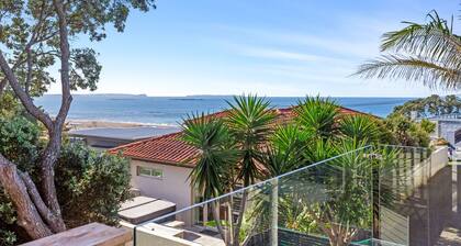 Seaviews, Pool and Beach Access - large family home