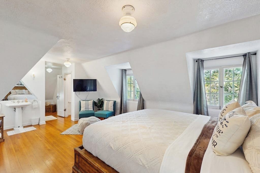 4 habitaciones, wifi gratis y ropa de cama 