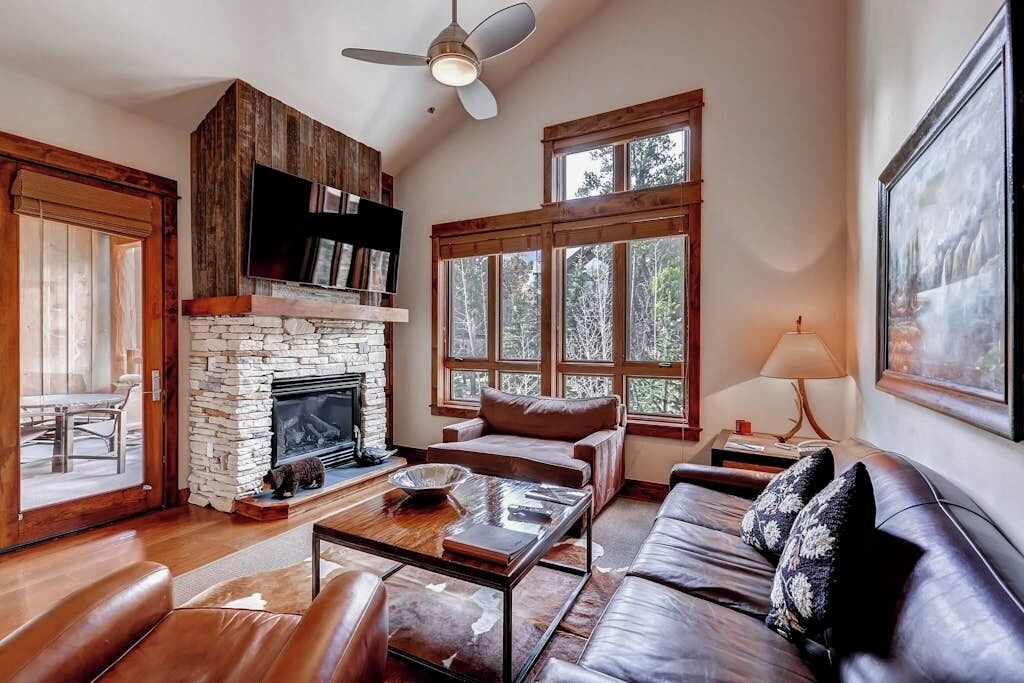 TV, fireplace, DVD player, table tennis