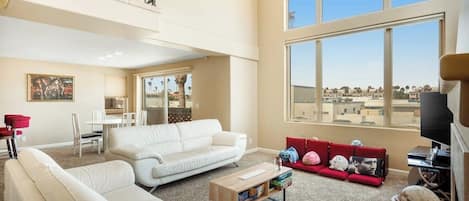 TV, fireplace, DVD player, ping pong