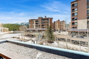 Property grounds - Condo with outdoor pool, hot tubs, gym & fireplace - walk to Peak 9 lifts (Breckenridge)