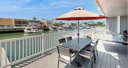 Harborside home in Oxnard with short walk to beach - bring your boat