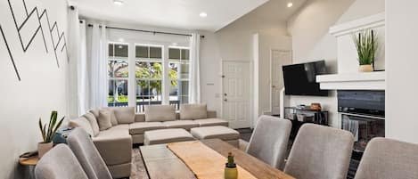 TV, fireplace