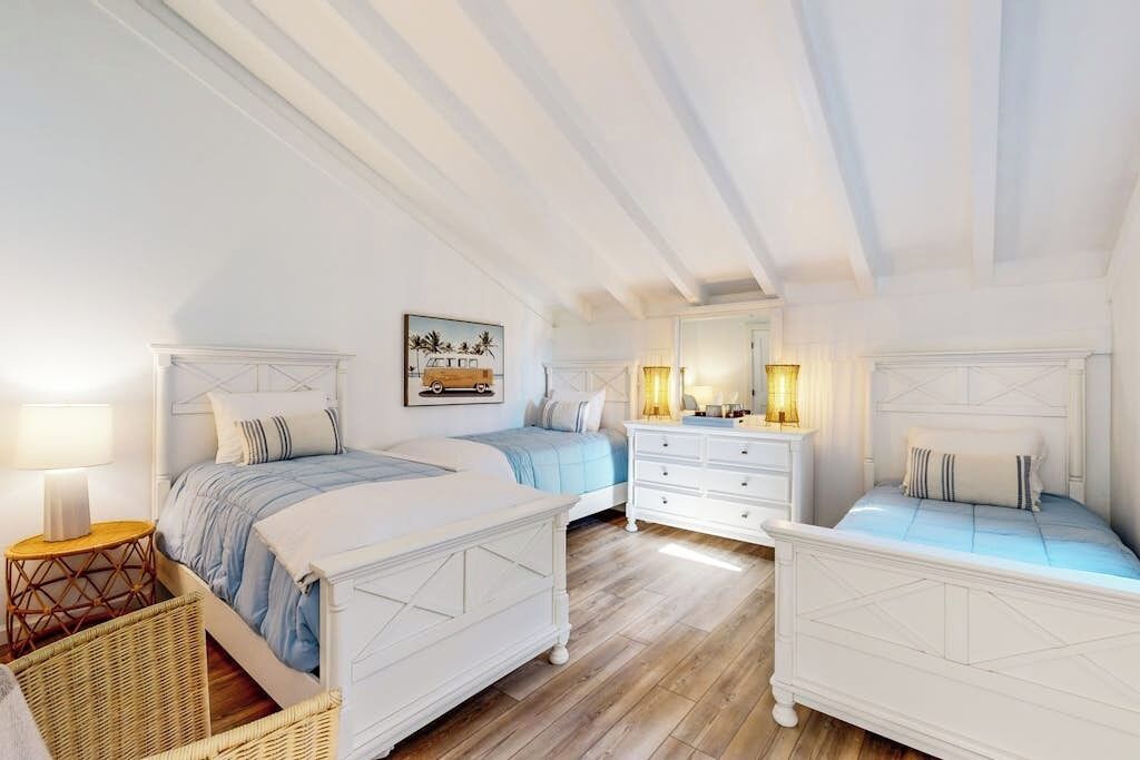 4 bedrooms, desk, iron/ironing board, free WiFi