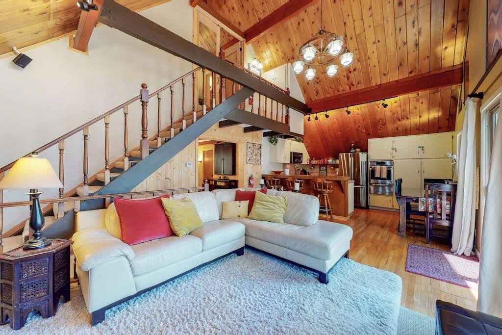 TV, fireplace, DVD player