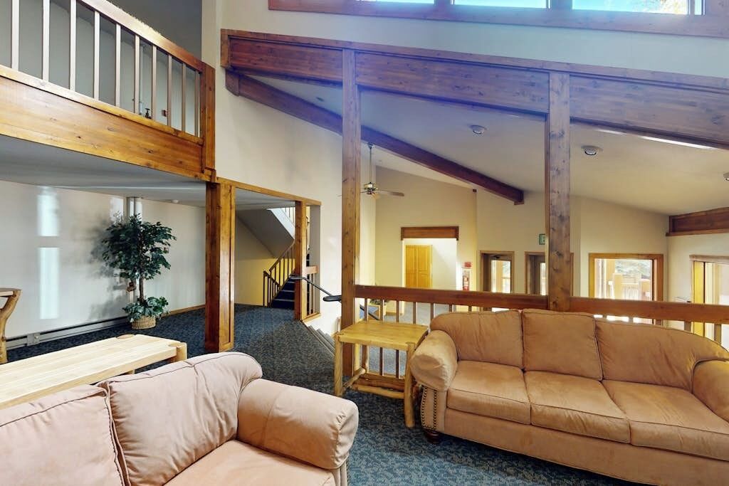 TV, fireplace, DVD player, stereo