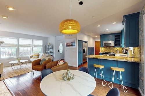 5 Minutes to Beach Stylish Arroyo Grande Home with Hot Tub, Sundeck, Firepit