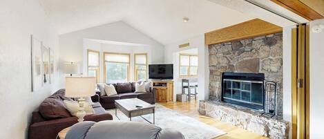 TV, fireplace, DVD player