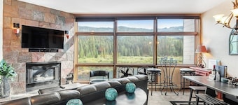 Condo in the Heart of River Run Village, with Jet Tub & Mountain Views