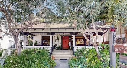 Old Yacht Club Inn All-Suite Getaway - 1 Block to East Beach, Walk Everywhere