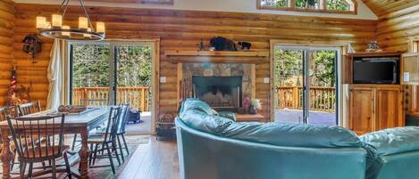 TV, fireplace, DVD player