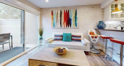 Colorful & contemporary condo with patio & washer/dryer - watch the fireworks