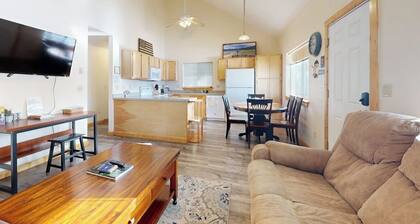 Lovely home with patio & yard - great central locale near fishing & skiing