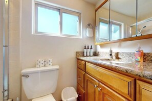 Shower, hair dryer, towels - Dog-Friendly home near skiing & hiking trails with fireplace & views from deck (Lake Arrowhead)