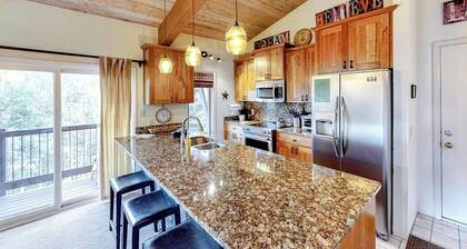 Spacious condo with fireplace & balcony