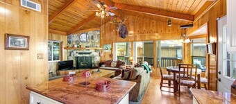 Stunning Lake view 3BD w/hot tub, 3 decks, AC, fireplace & game room