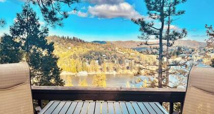 Stunning Lake view 3BD w/hot tub, 3 decks, AC, fireplace & game room