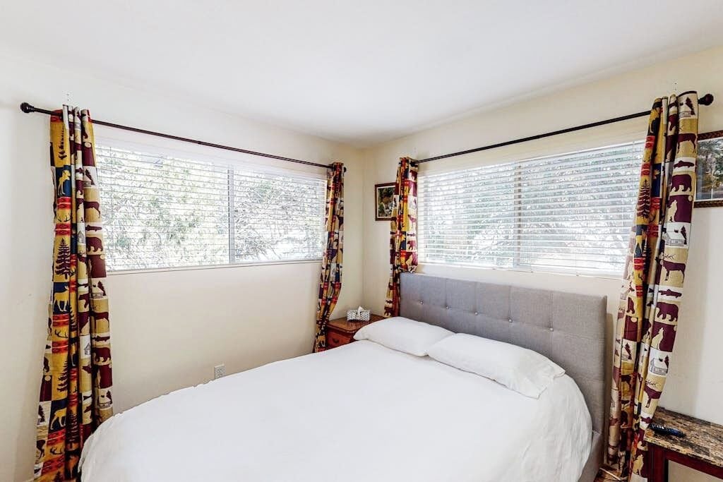 3 bedrooms, iron/ironing board, Internet, bed sheets