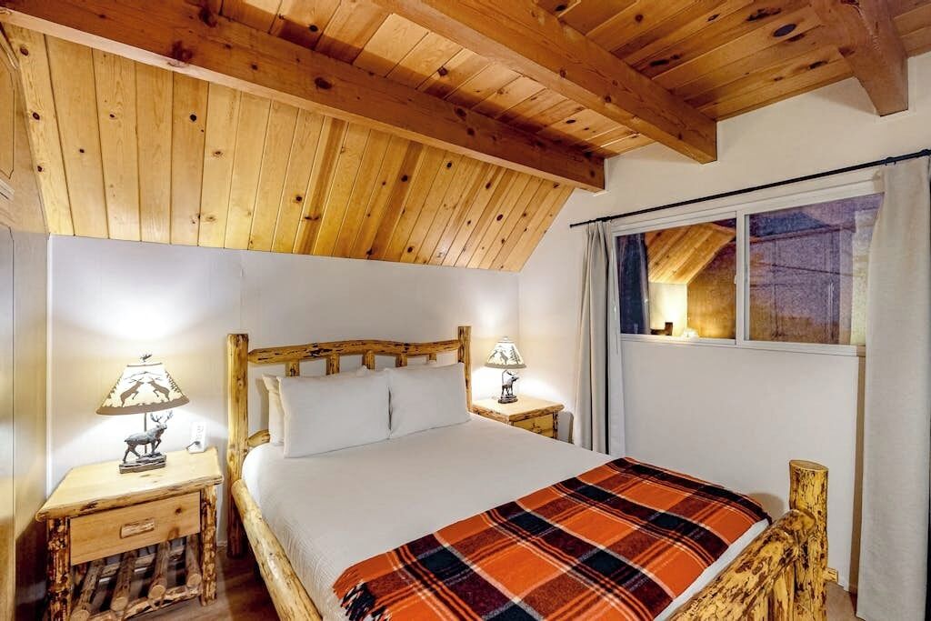 3 bedrooms, iron/ironing board, travel cot, free WiFi