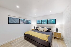 3 chambres, fer et planche à repasser, accès au Wi-Fi (inclus)