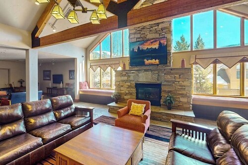 Cozy resort studio - Walk to lifts, shops, restaurants & entertainment