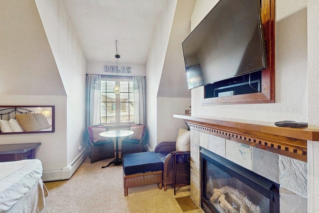 TV, fireplace, DVD player