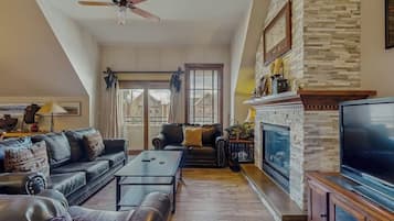 TV, fireplace, DVD player